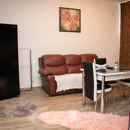 Apartament Capitala Militari Roşu Buitenkant foto