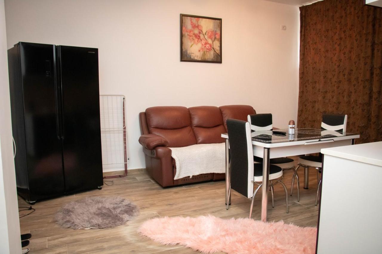 Apartament Capitala Militari Roşu Buitenkant foto