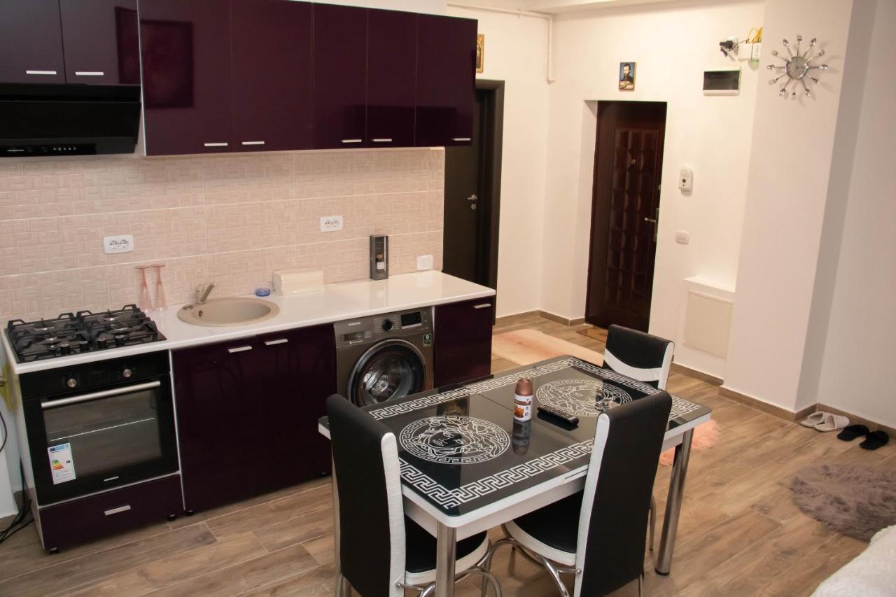Apartament Capitala Militari Roşu Buitenkant foto