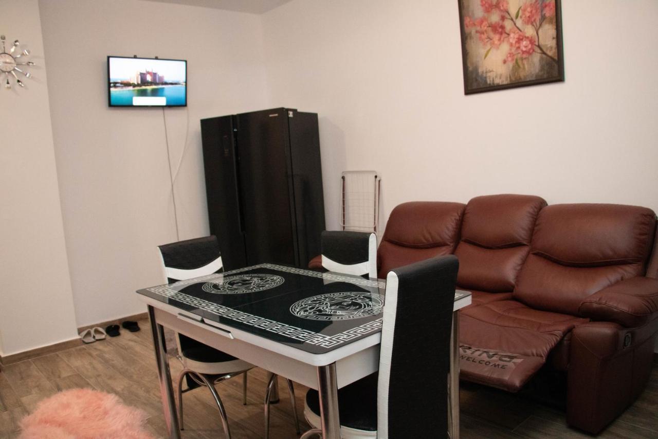 Apartament Capitala Militari Roşu Buitenkant foto