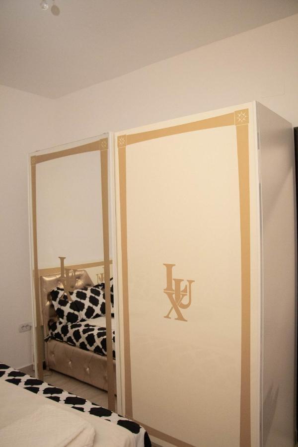Apartament Capitala Militari Roşu Buitenkant foto